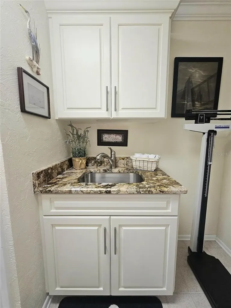 1706 S Lakeside Court Venice FL 34293