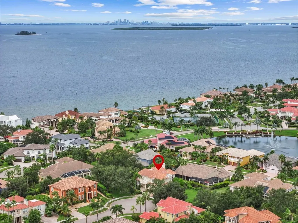 5914 La Rosa Lane Apollo Beach FL 33572