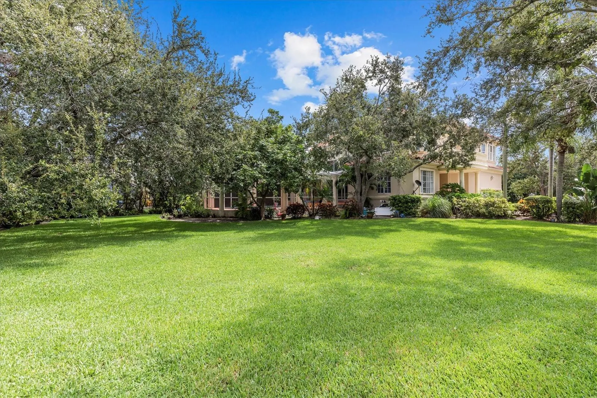 5914 La Rosa Lane Apollo Beach FL 33572