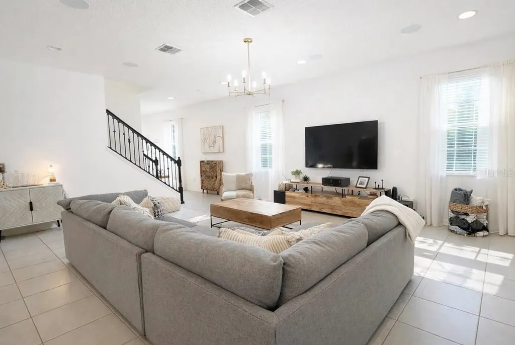 8205 Bayliss Court Orlando FL 32825