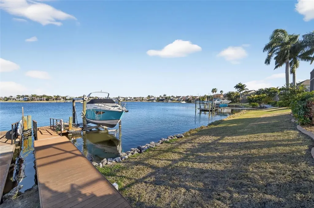 5241 Brighton Shore Drive Apollo Beach FL 33572