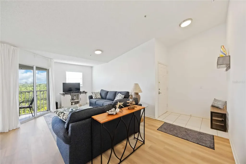 3607 E Bay Drive Holmes Beach FL 34217