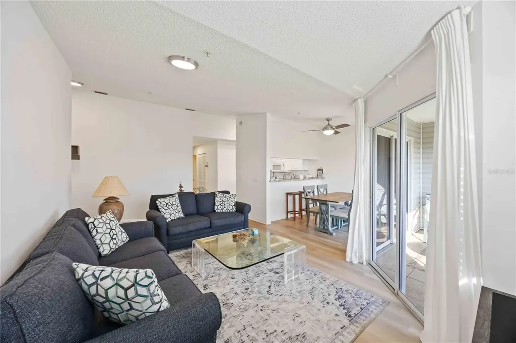 3607 E Bay Drive Holmes Beach FL 34217