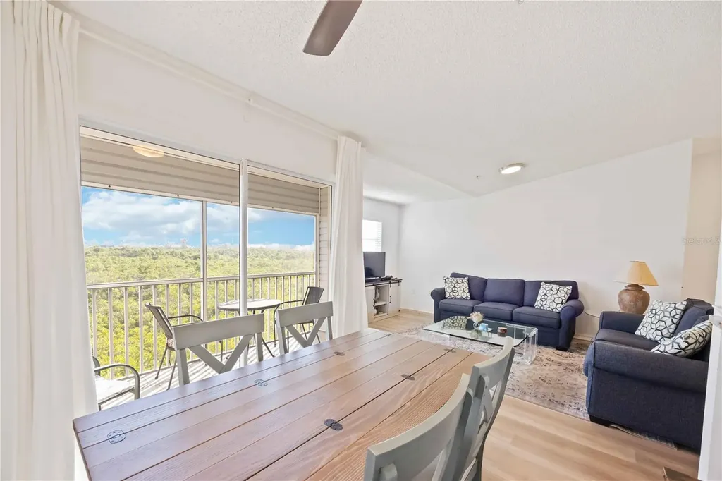 3607 E Bay Drive Holmes Beach FL 34217