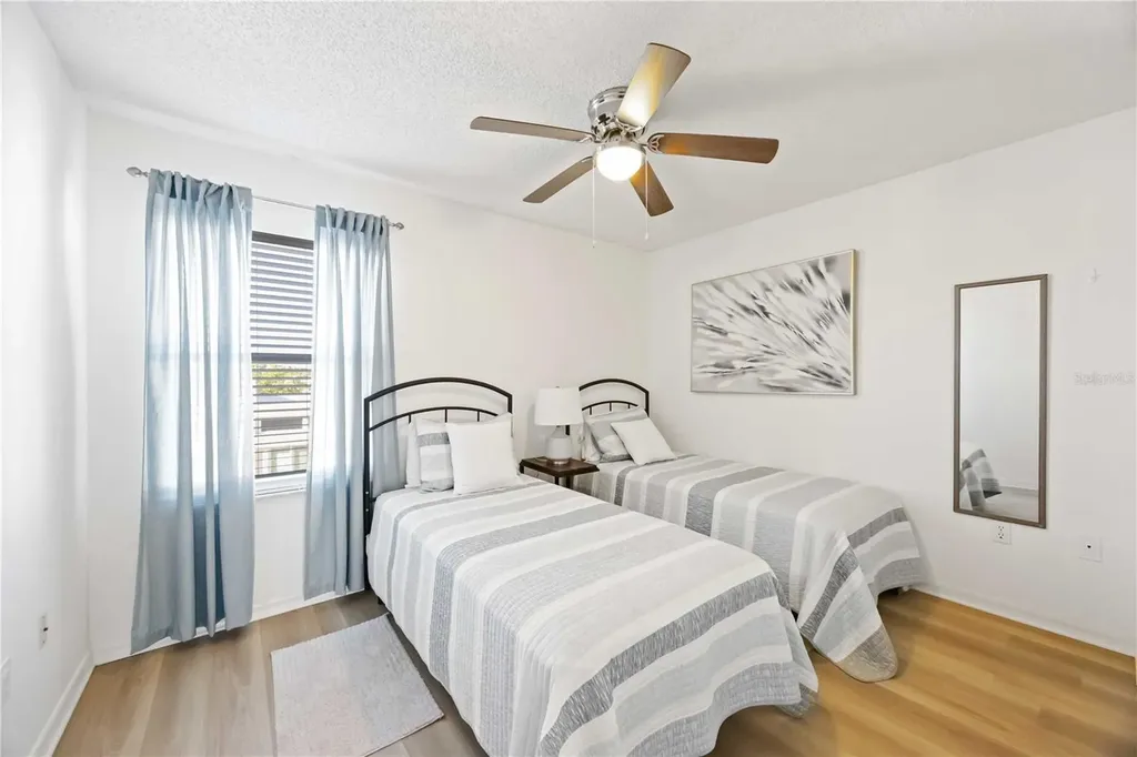 3607 E Bay Drive Holmes Beach FL 34217