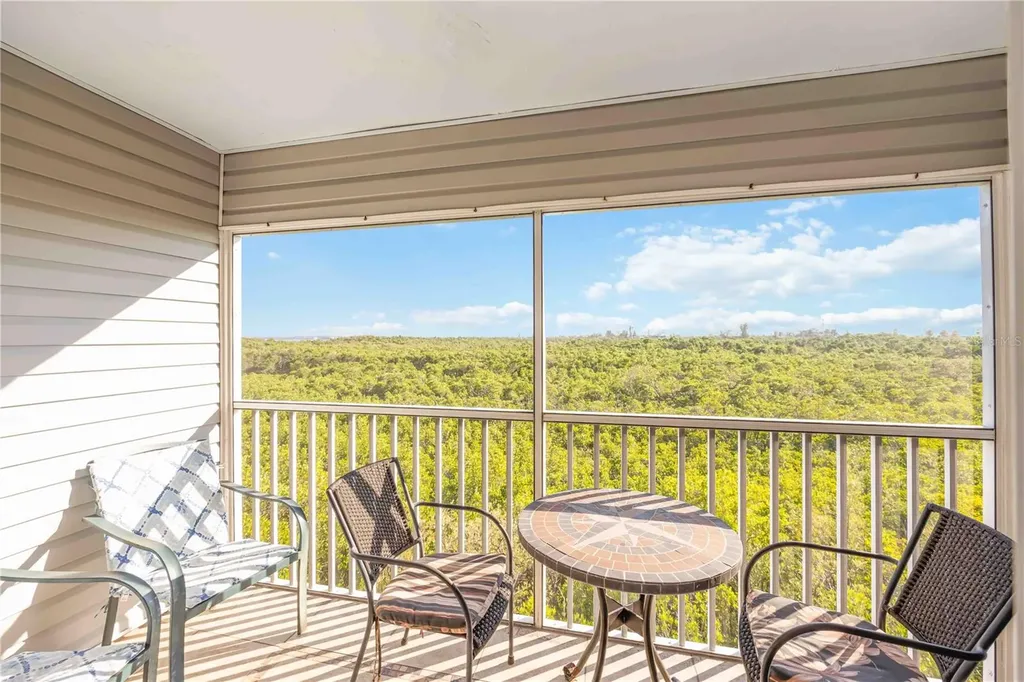 3607 E Bay Drive Holmes Beach FL 34217