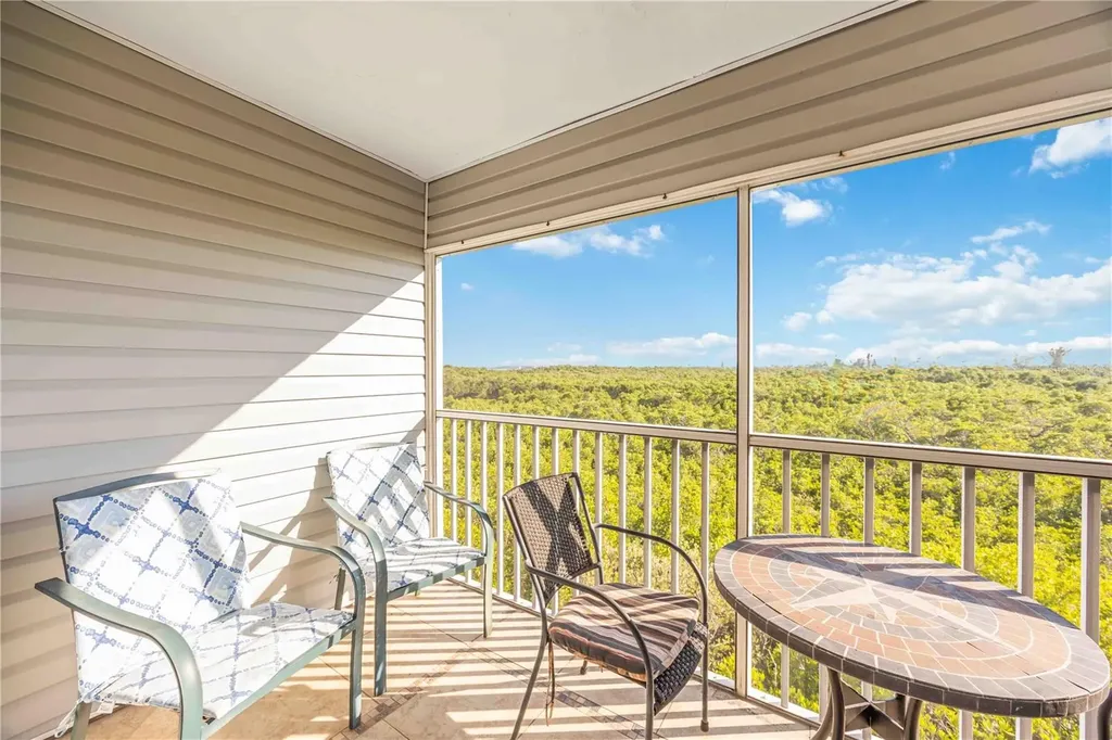 3607 E Bay Drive Holmes Beach FL 34217