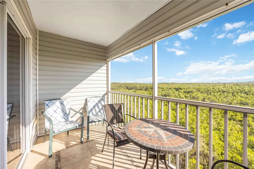 3607 E Bay Drive Holmes Beach FL 34217