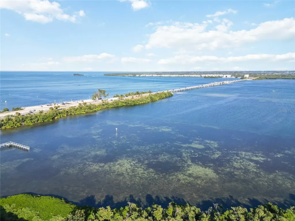3607 E Bay Drive Holmes Beach FL 34217