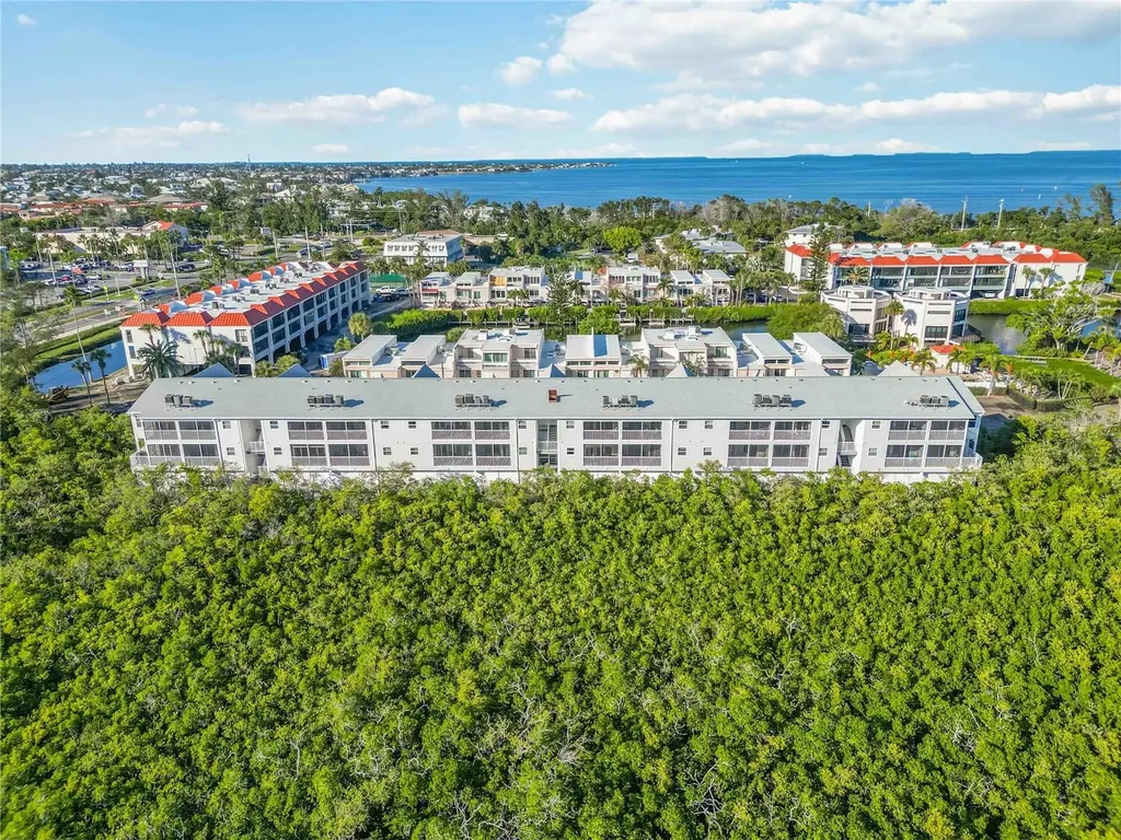 3607 E Bay Drive Holmes Beach FL 34217