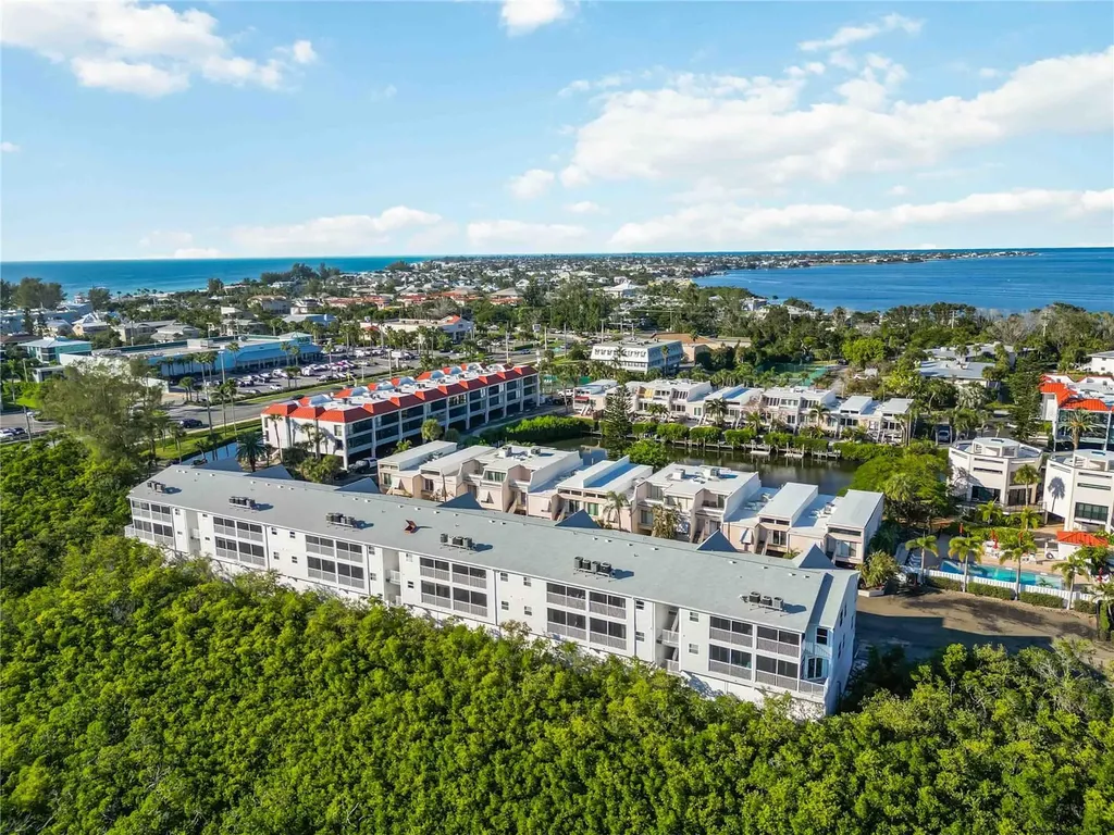 3607 E Bay Drive Holmes Beach FL 34217