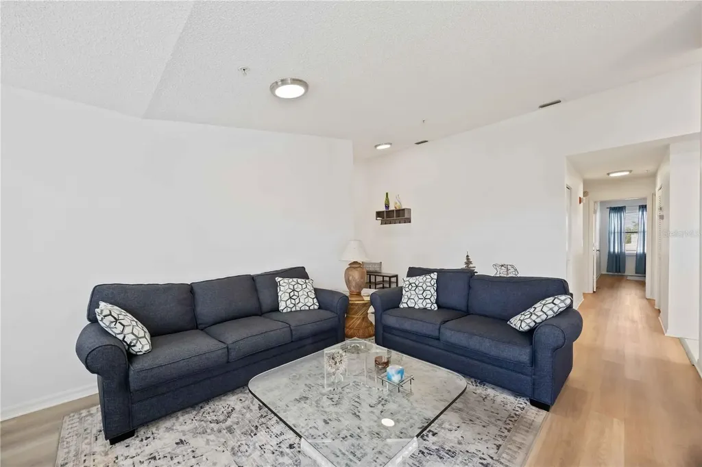 3607 E Bay Drive Holmes Beach FL 34217