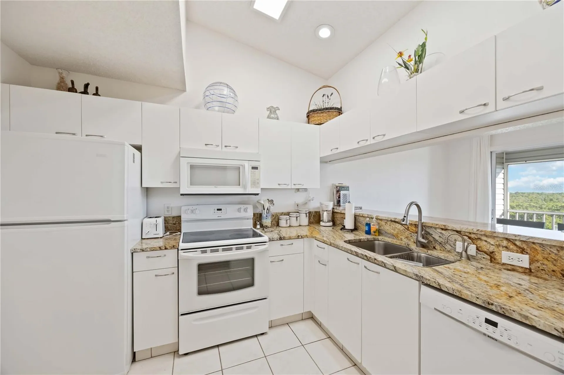 3607 E Bay Drive Holmes Beach FL 34217