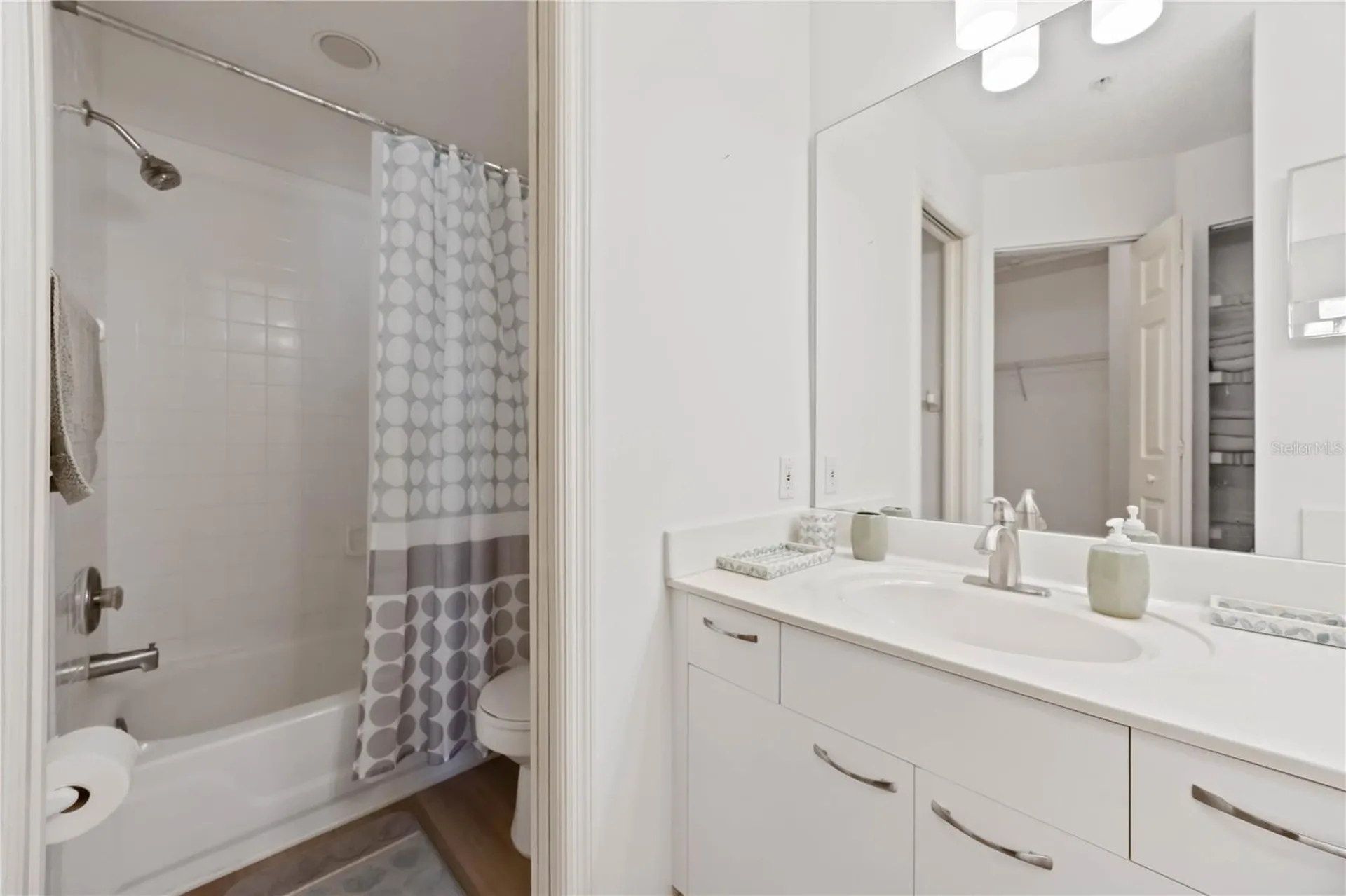 3607 E Bay Drive Holmes Beach FL 34217