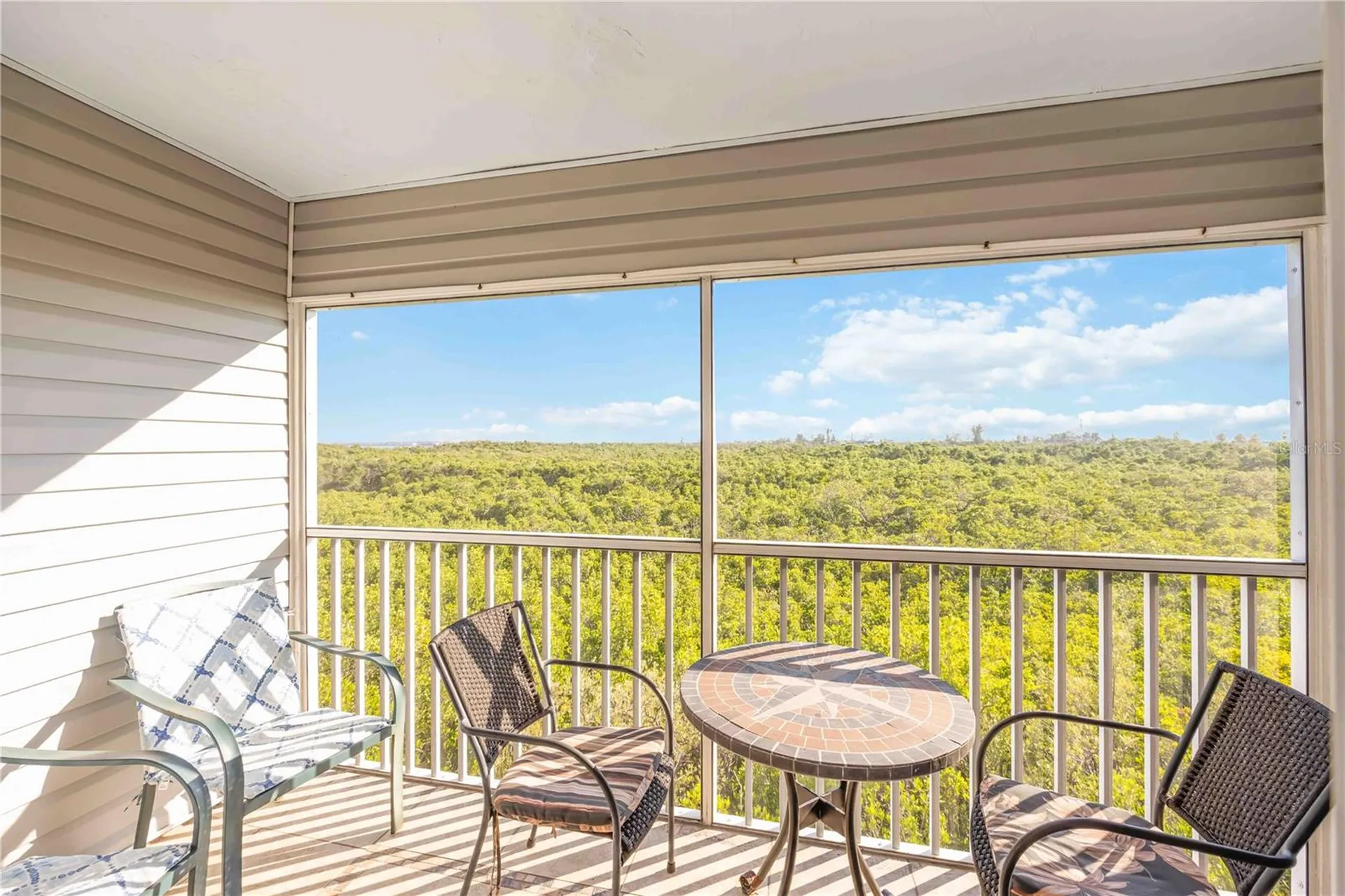 3607 E Bay Drive Holmes Beach FL 34217