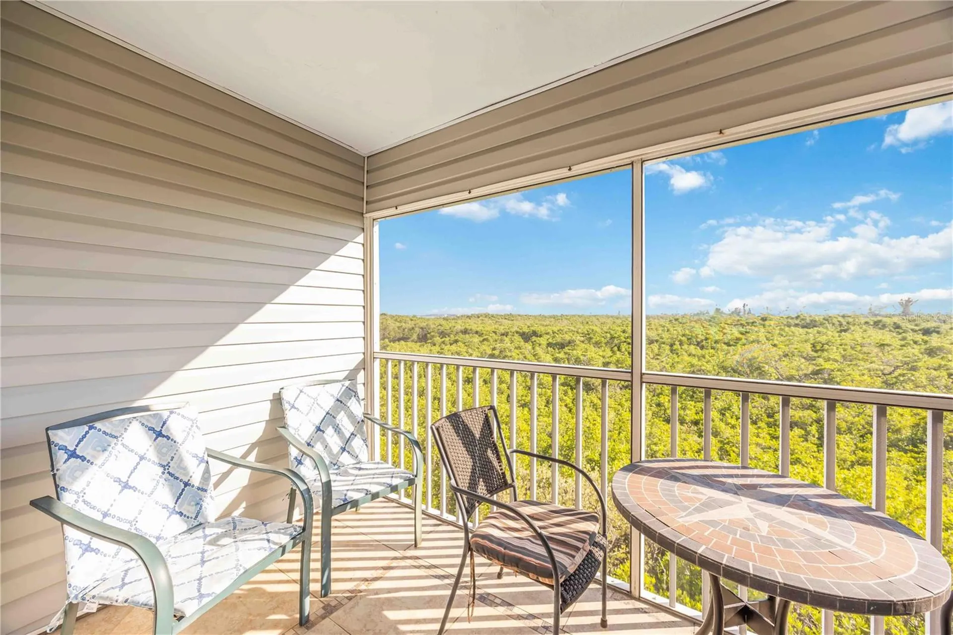 3607 E Bay Drive Holmes Beach FL 34217