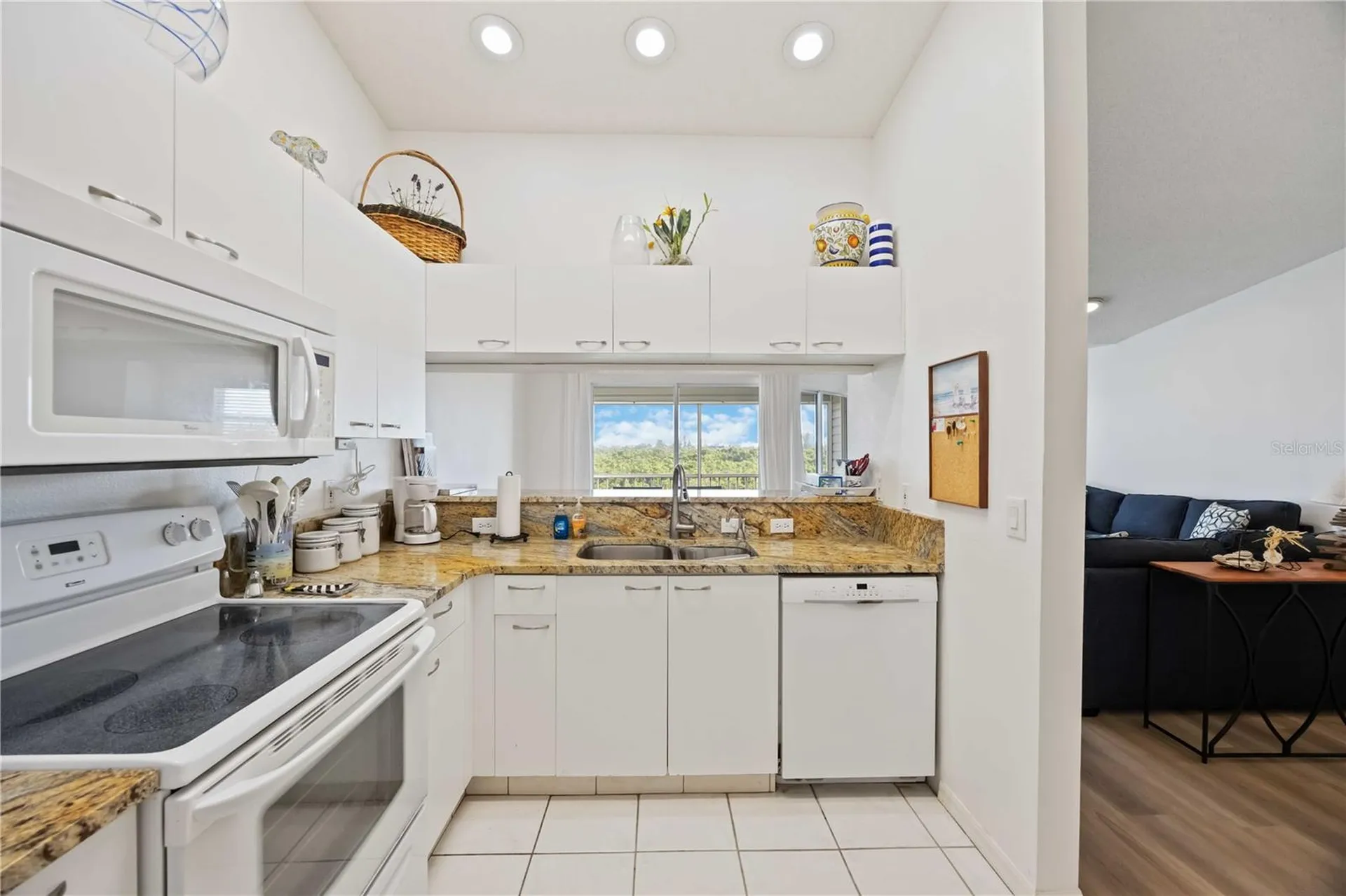3607 E Bay Drive Holmes Beach FL 34217