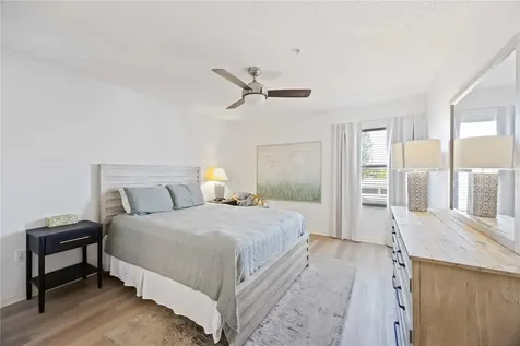 3607 E Bay Drive Holmes Beach FL 34217
