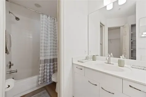 3607 E Bay Drive Holmes Beach FL 34217