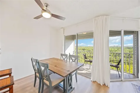 3607 E Bay Drive Holmes Beach FL 34217