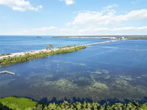 3607 E Bay Drive Holmes Beach FL 34217