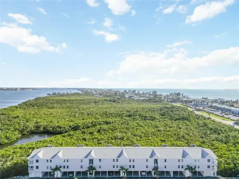 3607 E Bay Drive Holmes Beach FL 34217