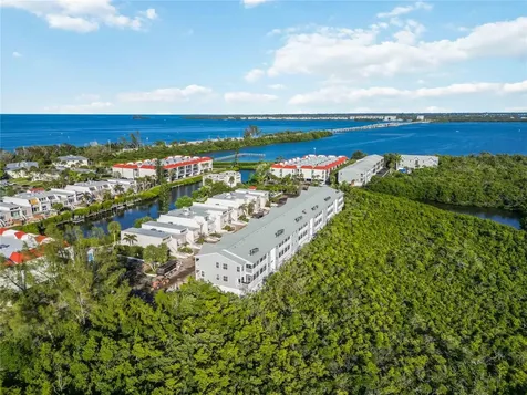 3607 E Bay Drive Holmes Beach FL 34217