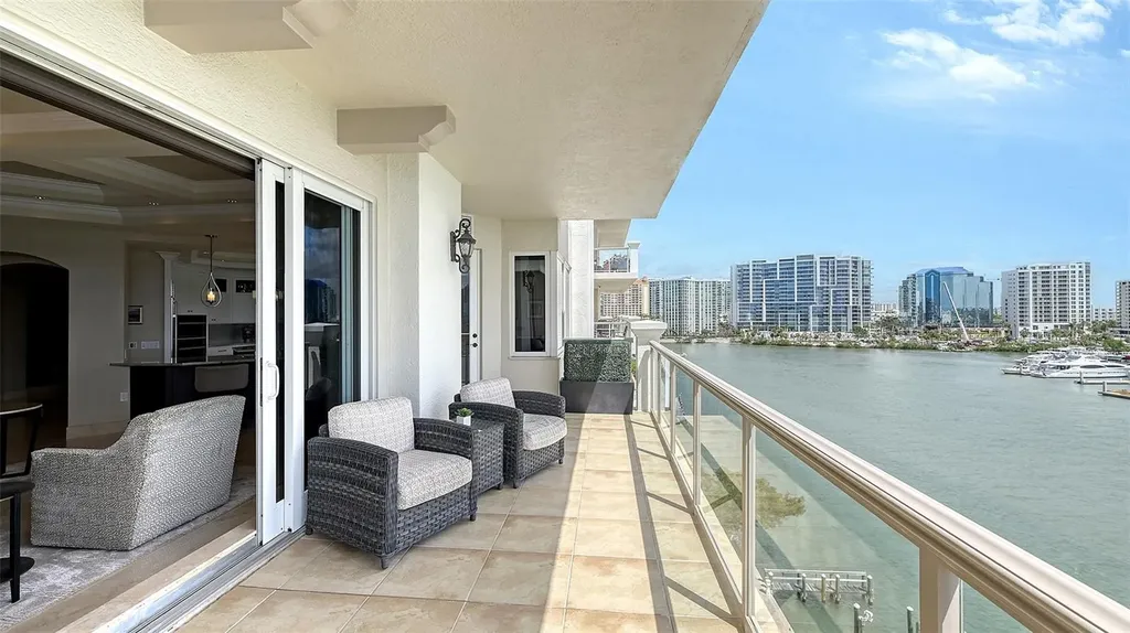 464 Golden Gate Point Sarasota FL 34236