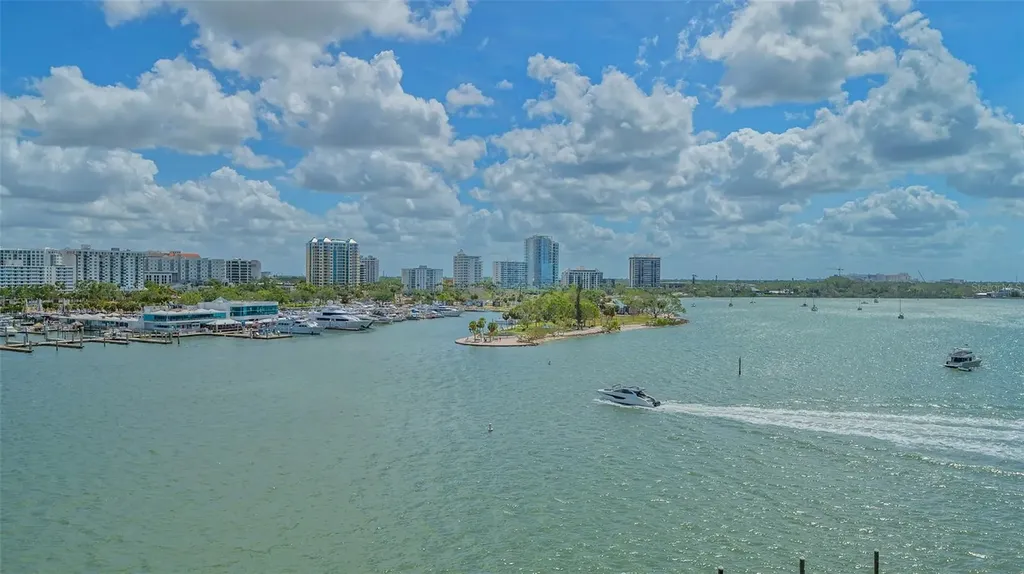 464 Golden Gate Point Sarasota FL 34236