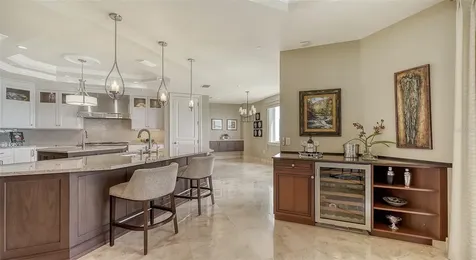 464 Golden Gate Point Sarasota FL 34236