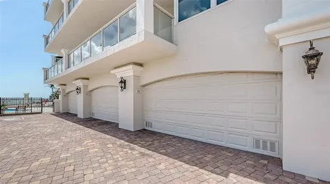 464 Golden Gate Point Sarasota FL 34236