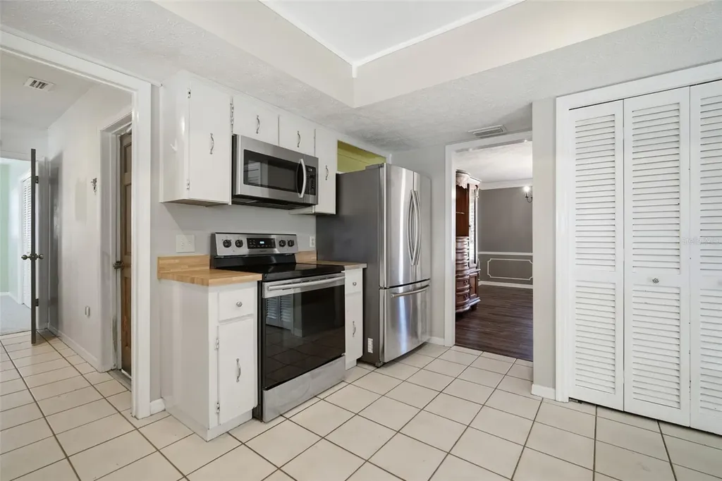 2842 Springdell Circle Valrico FL 33596