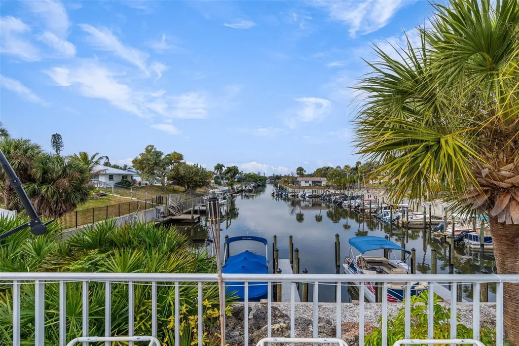 2717 Riverbluff Place Sarasota FL 34231