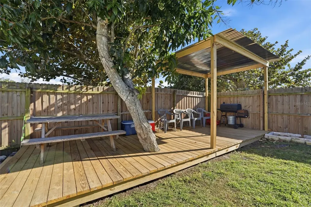 885 Entrada Drive S Fort Myers FL 33919