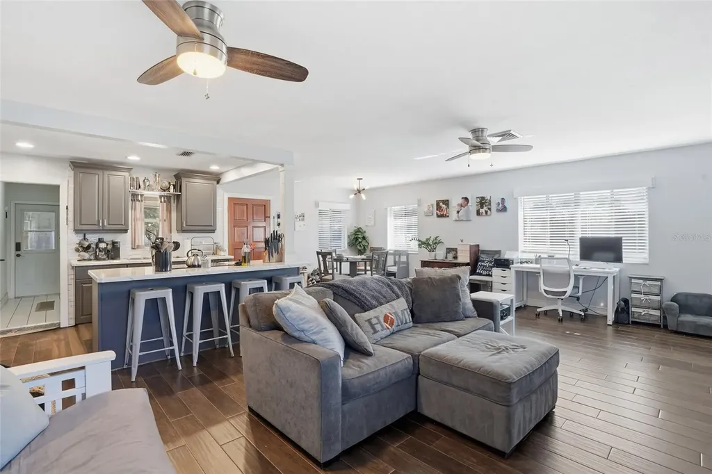 885 Entrada Drive S Fort Myers FL 33919