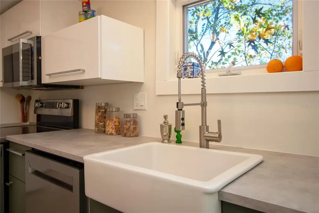 6515 30th Street N St Petersburg FL 33702