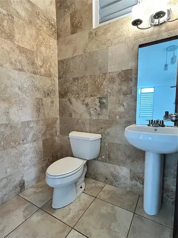 345 Calle Tulipan Caguas PR 00725