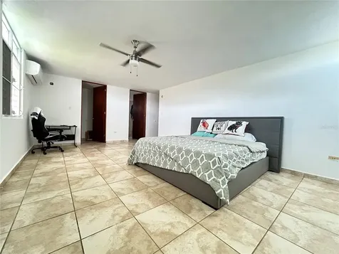345 Calle Tulipan Caguas PR 00725