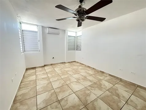 345 Calle Tulipan Caguas PR 00725
