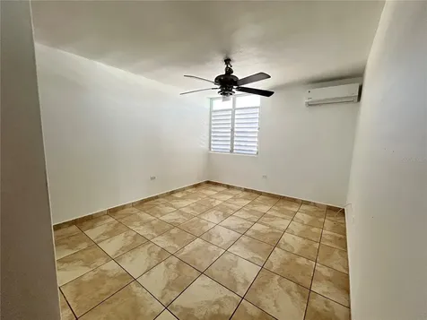345 Calle Tulipan Caguas PR 00725
