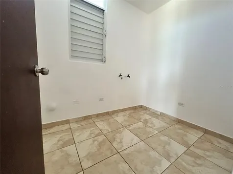 345 Calle Tulipan Caguas PR 00725