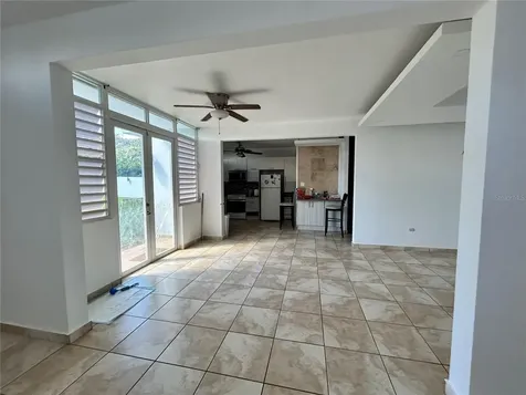 345 Calle Tulipan Caguas PR 00725