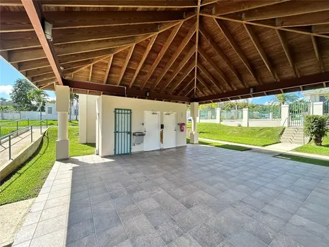 345 Calle Tulipan Caguas PR 00725