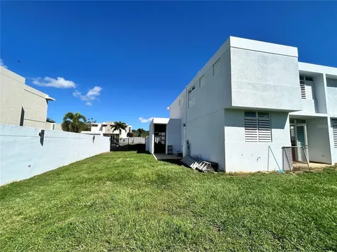 345 Calle Tulipan Caguas PR 00725