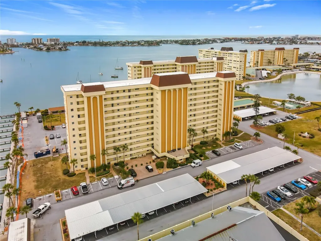 4550 Cove Circle St Petersburg FL 33708