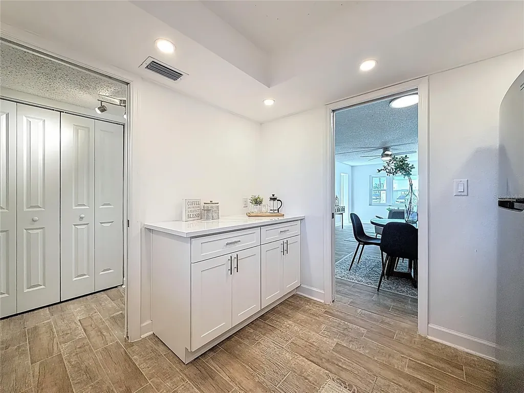 4550 Cove Circle St Petersburg FL 33708