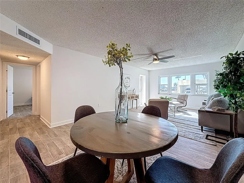 4550 Cove Circle St Petersburg FL 33708