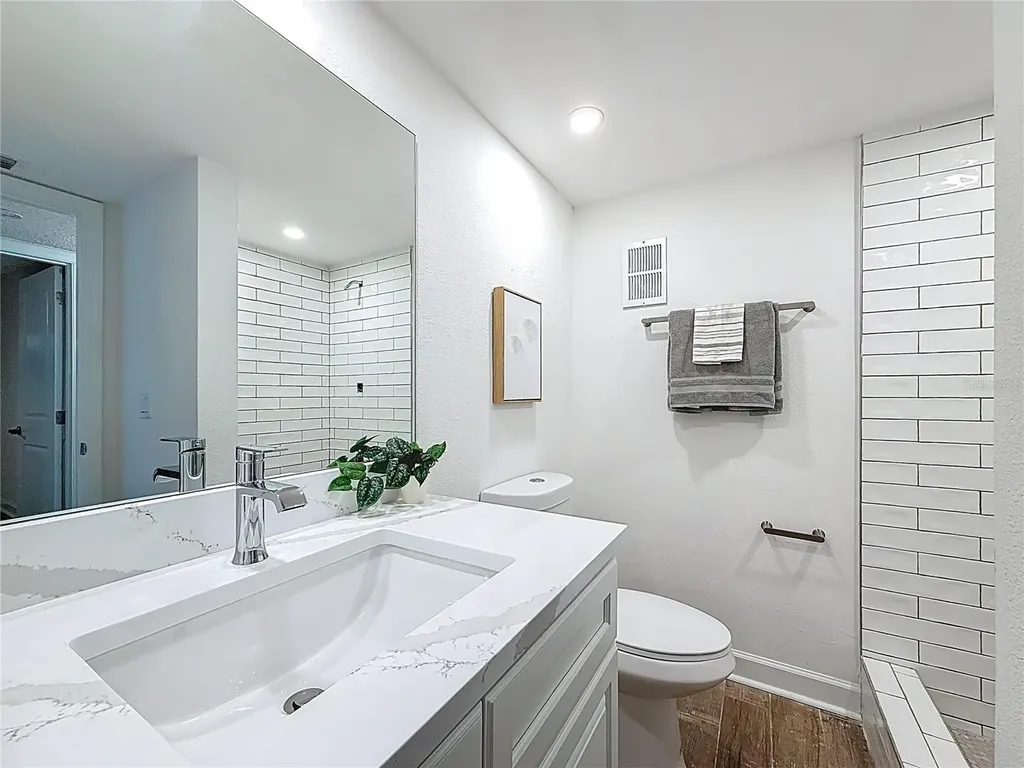 4550 Cove Circle St Petersburg FL 33708