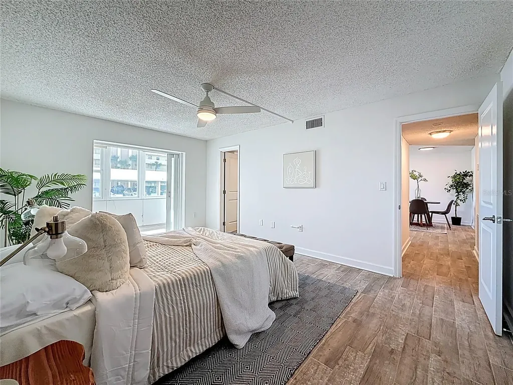 4550 Cove Circle St Petersburg FL 33708