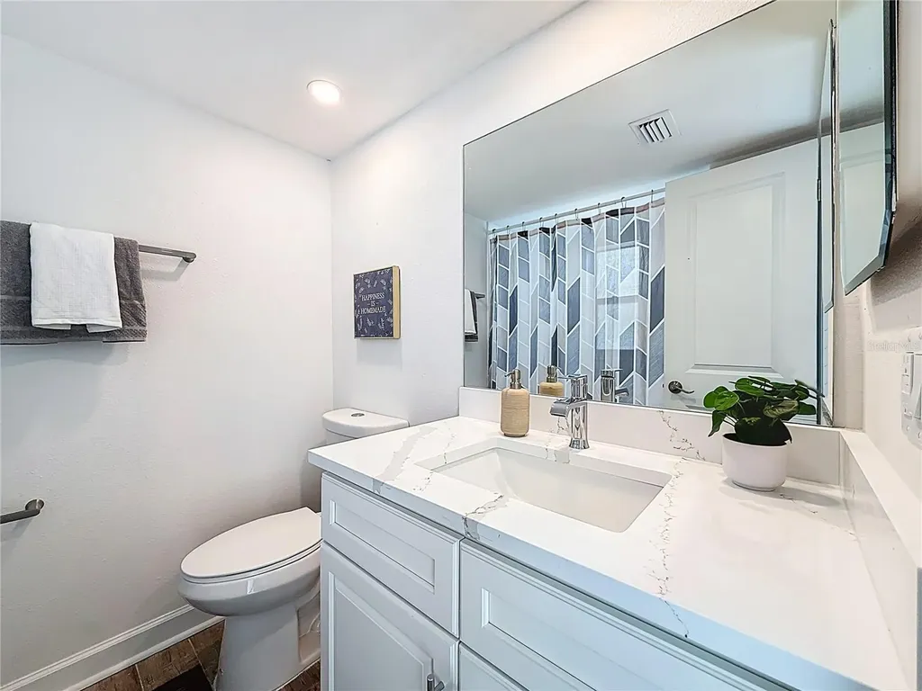 4550 Cove Circle St Petersburg FL 33708